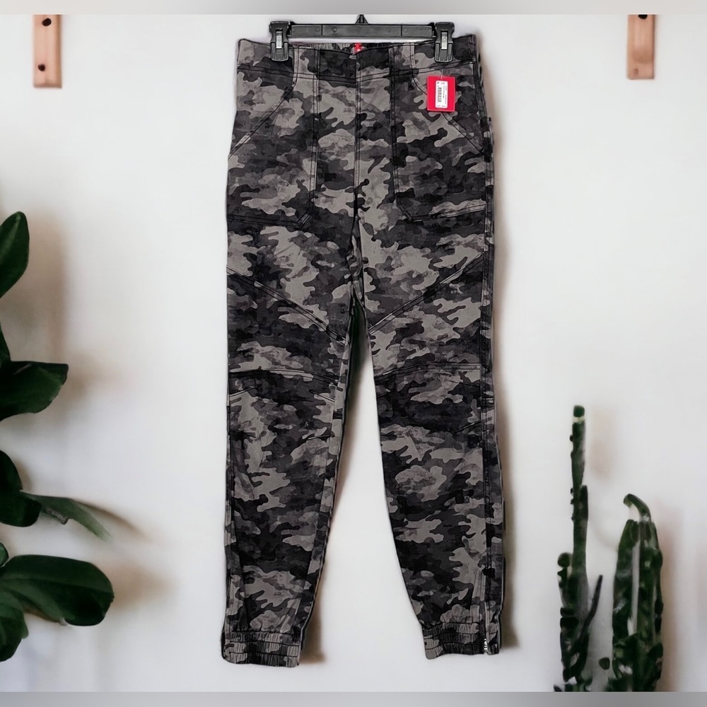 SPANX Stretch Twill Cargo Jogger PARCHMENT Grey Camouflage Camo 20319R L Large